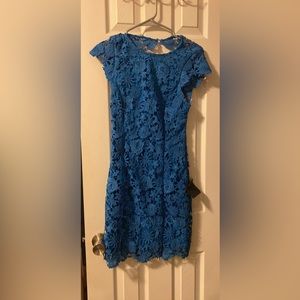 Lulu’s cobalt blue midi dress